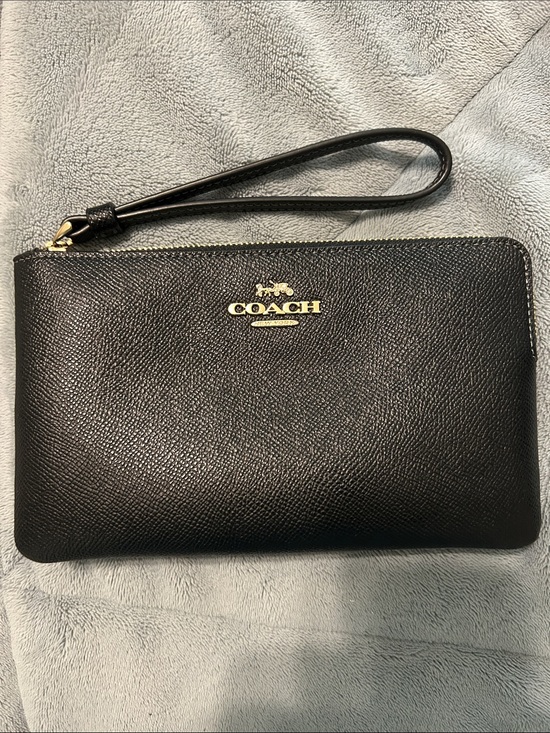 Coach Handbags - COACH Large Corner Zip Black Leather Wristlet Clutch with Gold Logo